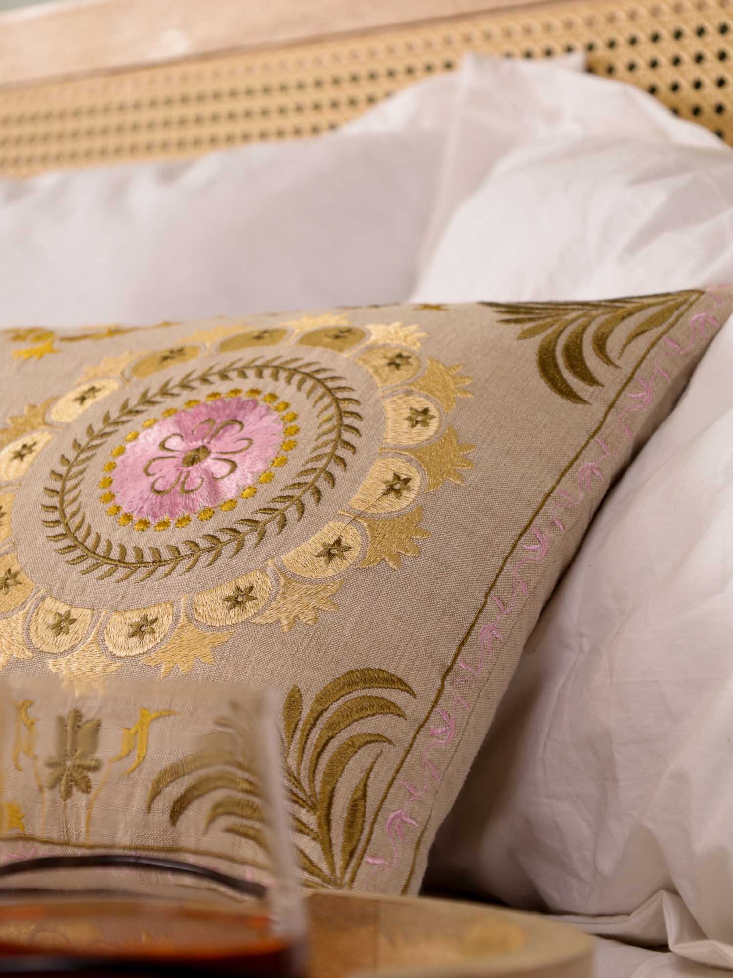 Biege Mandala Magic Long Pillow