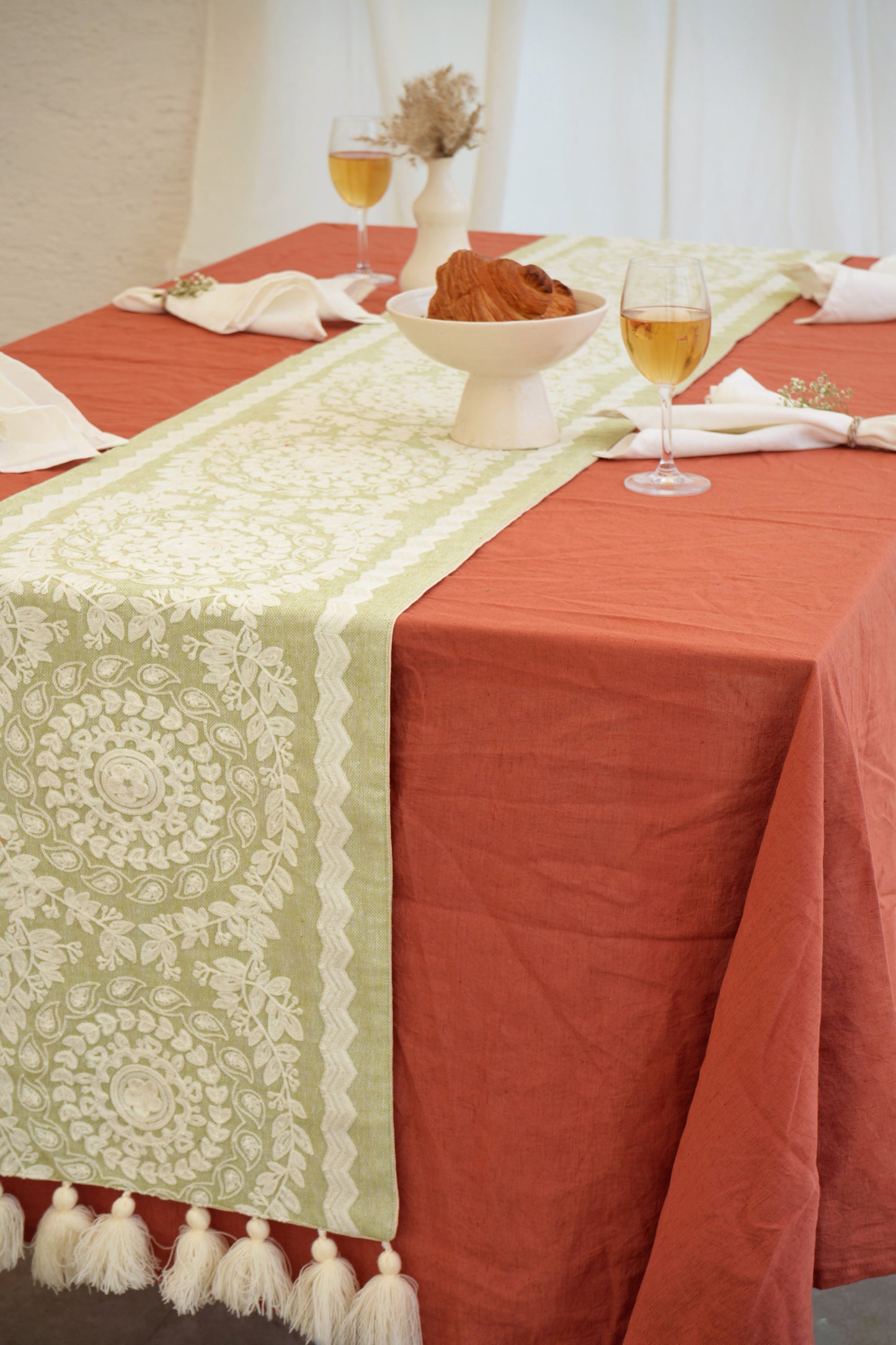 Green Blossom Table Runner