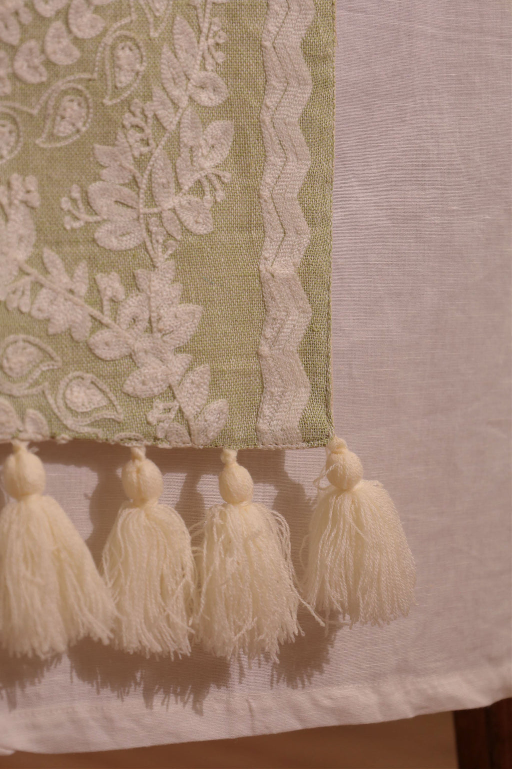 Green Blossom Table Runner