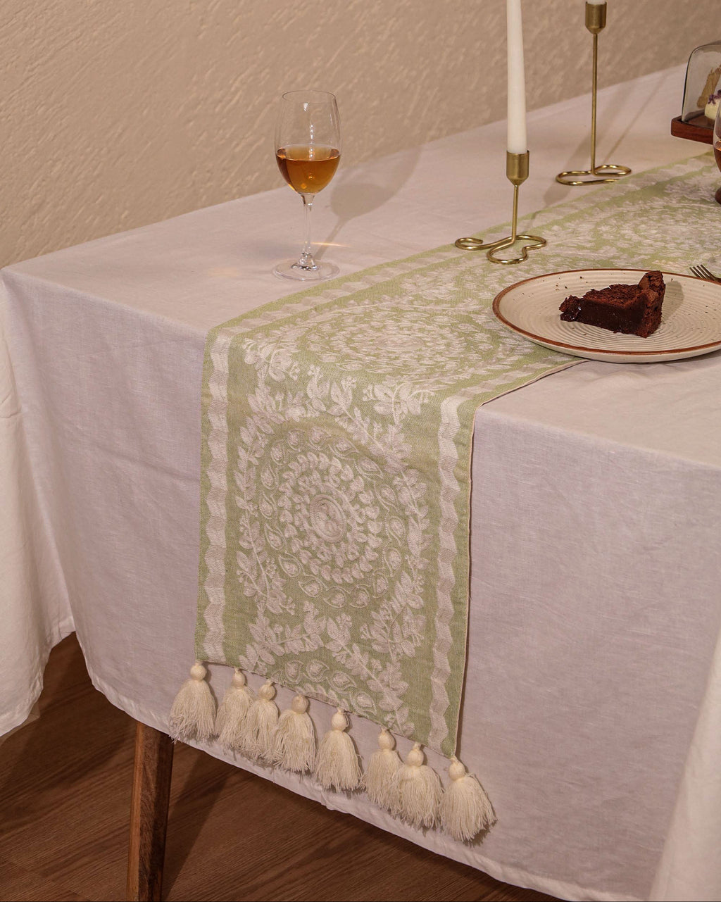 Green Blossom Table Runner