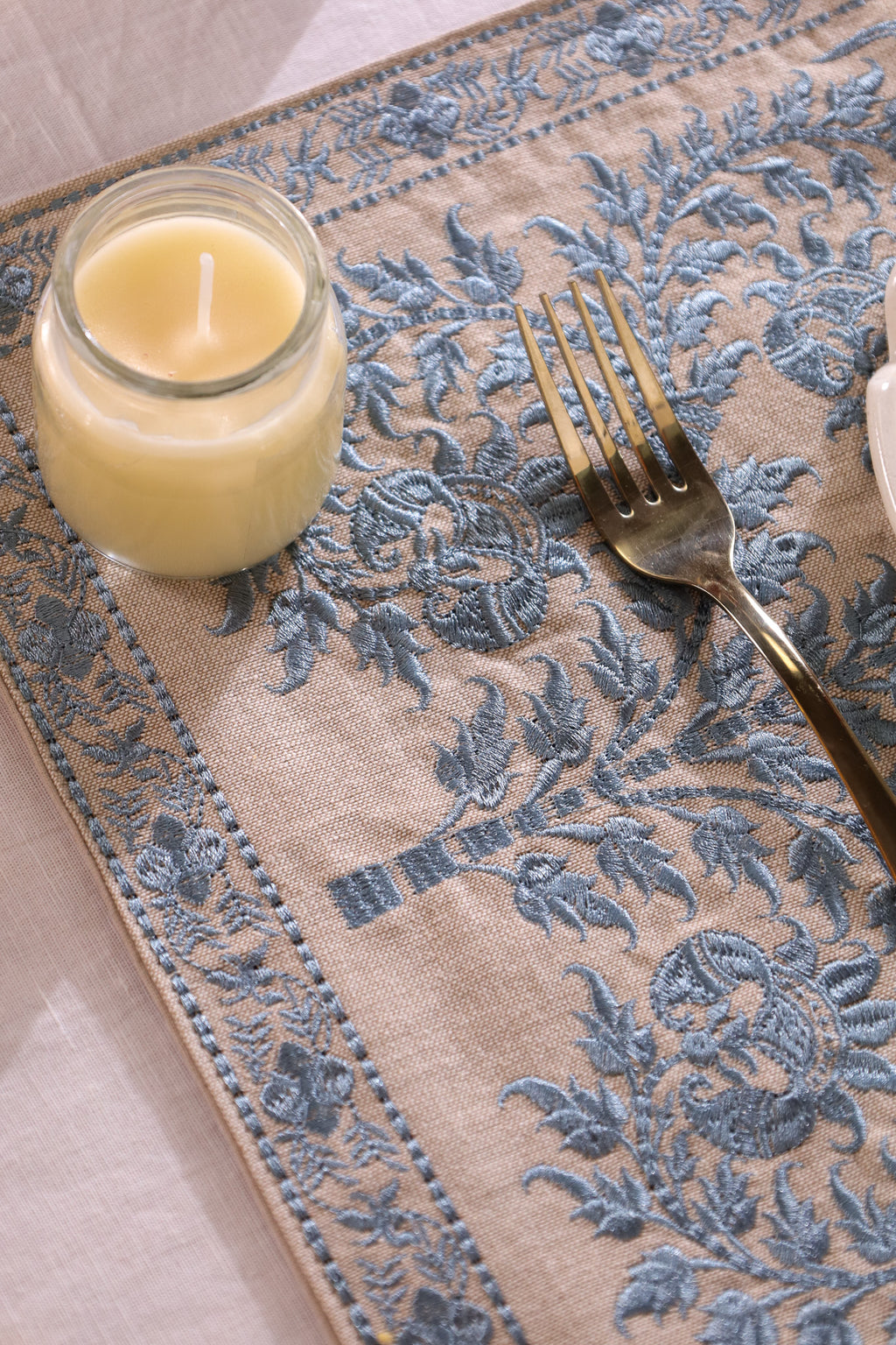 Gray Wildflower Placemat